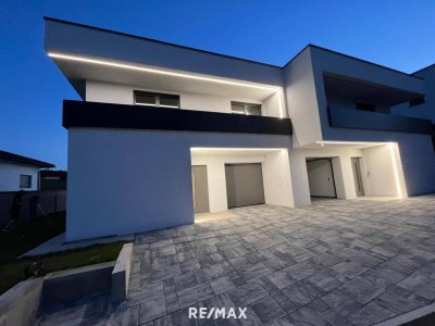 Luxus Doppelhaus mit Pool und Klimaanlage !