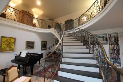 Villa zum Träumen: 300m², edel, extravagant und exklusiv !