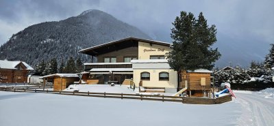 Großes Wohnhaus mit 4 Ferienwohnungen in sonniger Lage!