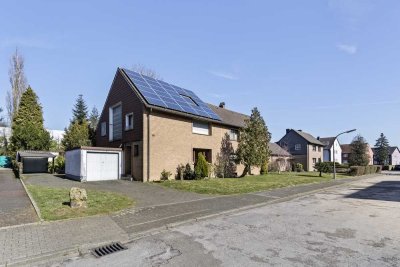 RE - SÜD: FAMILIENHIT/ GROSSZÜGIGES REH/ KAMIN/ GROßER GARTEN/ 2 GARAGEN/ CARPORT