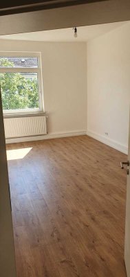 Modernisierte 3-Zimmer-Wohnung mit Balkon und Einbauküche in 30165, Hannover
