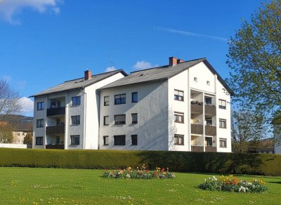 Sofort verfügbare 4 Zimmer ETW im 1. Stock - Loggia und Garage