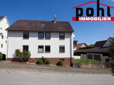 PREIS GESENKT!Großes Wohnhaus mit sehr viel Platz in einem Stadtteil von Seßlach! Scheune + Garagen!