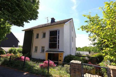 1-2 Familienhaus mit separatem Büro extra: Viel Platz für die große Familie