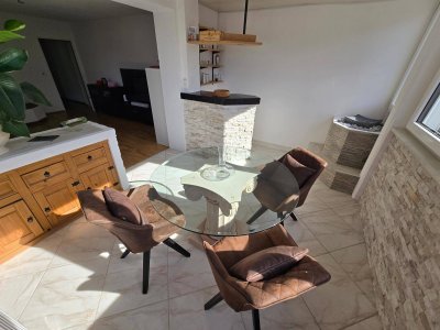 Große, teilmöblierte 3-Zimmer Wohnung im sonnigen Zirl