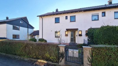 *** 2-Familienhaus in ruhiger Wohnlage von Münchingen! ***