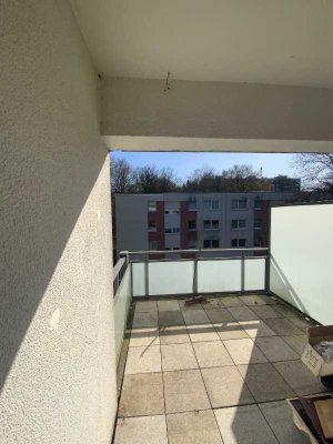46902/20 Helle 3-Zimmer-Wohnung mit großzügigem Balkon in Solingen-Gräfrath