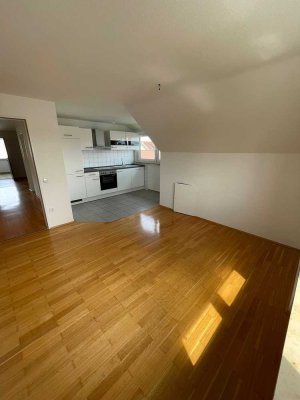 Vollständig renovierte 4-Zimmer-Wohnung mit Balkon in Neu-Ulm