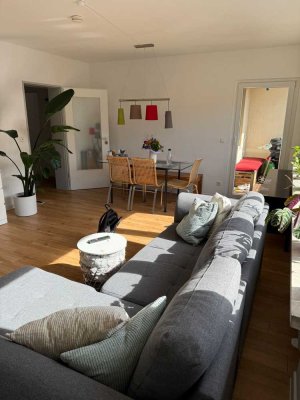 Gepflegte 3-Zimmer Wohnung mit Loggia, Küche, Bad und Gemeinschaftsgarten – ca. 72 m²