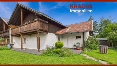 *Charmante Doppelhaushälfte mit Garage, Carport und Photovoltaikanlage*