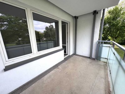 // charmante 2 Zimmer mit Balkon im 1. OG + Rollstuhlgerecht //