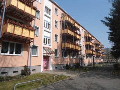 zum Kauf: 3-Raum Eigentumswohnung mit Balkon & Einbauküche in beliebter, zentraler Wohngegend