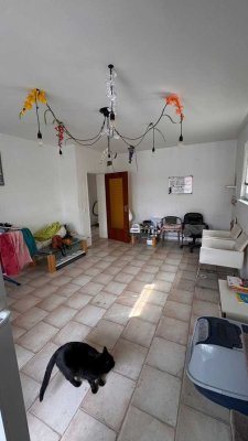 Wohnung im 2.Obergeschoss eines 6-Familienhauses mit Balkon