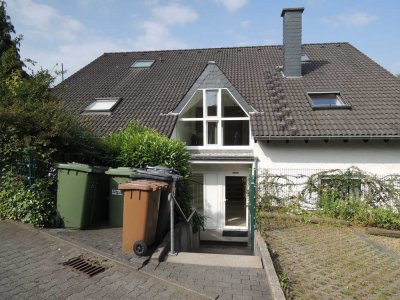 Schöne 2 ZKDB mit Einbauküche in gepflegtem 6 Familienhaus zu vermieten