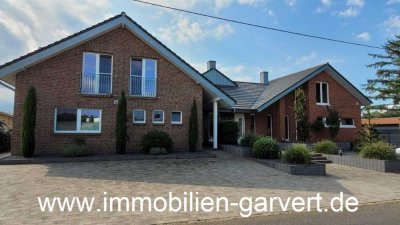 Im Außenbereich! 2 moderne Doppelhaushälften in Heiden, Garagen, Photovoltaik, großes Grundstück!