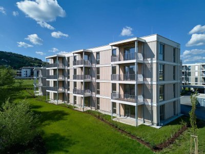 Lichtdurchflutete 3-Zimmer-Wohnung mit Küche, Balkon und Tiefgaragenplatz - geförderte Miete - 3 Zimmer