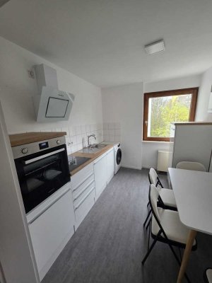 4 Zimmer 94qm Balkon Gäste-WC Einbauküche Aufzug WG-geeignet mit Aussicht über Karlsruhe möbliert