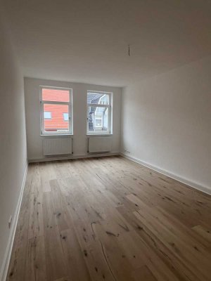 Einziehen und wohlfühlen: Neuwertige 5- Zimmer-Wohnung