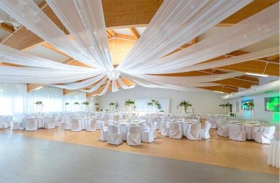 **Exklusiv** Traumhaus mit Galerie & Gewerbefläche mit 46 Stellplätze + 3 Garagen + Office