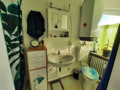 Gepflegte Dachgeschoss-Wohnung mit 2,5 Zimmern und Einbauküche in Rottenburg