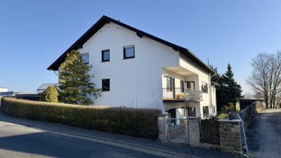 Ansprechende und modernisierte 2-Raum-EG-Wohnung mit geh. Innenausstattung mit Balkon in Hüttenberg