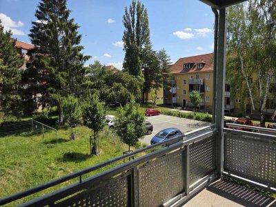 renovierte 3-Raumwohnung Tageslichtbad und Balkon