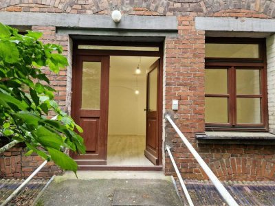 Schöne renovierte 4‑Zimmer‑Maisonette Wohnung auf zwei Etagen in der Petzoltstraße.