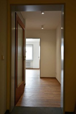 Schöne, geräumige 2-Zimmer-Wohnung mit EBK in Friedrichshafen, Innenstadt