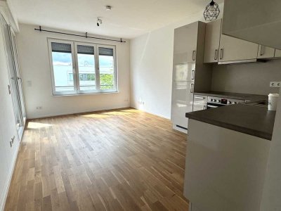 Südvorstadt: Helle 2-Raum-Wohnung mit großem Balkon & moderner EBK