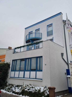 TOP Lage in Warnemünde! Vermietete 2-Zimmer-Whg. mit großem Balkon zur Südseite.