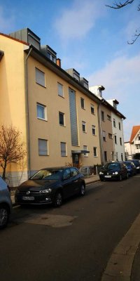 helle 3-Zimmern-Wohnung teilmöbliert