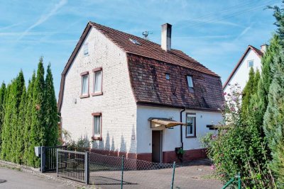 Ihre Chance - sanierungsbedürftiges Haus mit großem Garten in Eislingen