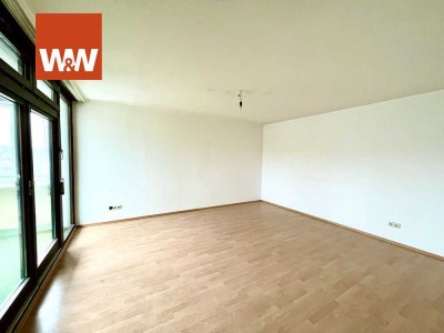 *TOLLE GELEGENHEIT ZUR FLEXIBLEN NUTZUNG: 3 Zimmerwohnung mit TG-Stellplatz, Balkon-Wintergarten*