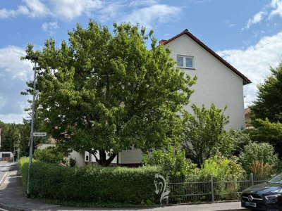 Ein- oder Zweifamilienhaus in ruhiger Lage mit schönem Garten und zusätzlichem Ausbaupotenzial im DG