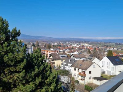 Von Privat: Helle Penthouse-Wohnung in gepflegtem und ruhigen Haus zu vermieten