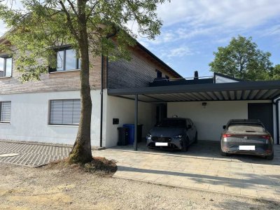 Moderne 3-Zimmer-Wohnung mit großer Dachterrasse, Carport mit Wallbox & gehobener Ausstattung