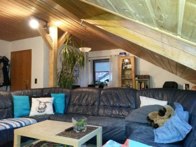 Zentrale und ruhige Dachgeschosswohnung in Moosinning - ideal für Singles