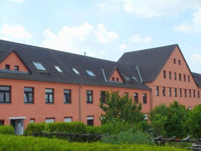 Hübsche Familienwohnung mit Laminatboden und Badewanne * ruhige Lage mit Gartenblick