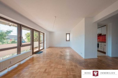 Charmante Erdgeschosswohnung mit großem Südbalkon, direktem Gartenzugang und Garage in Korb