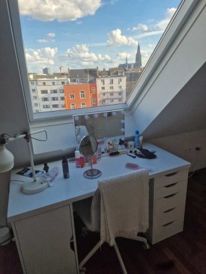 Frei ab 04 Sept, Provisionsfrei: Lichtdurchflutete 4-Zi. Penthouse Maisonette mit Domblick