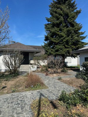 Repräsentativer Bungalow mit großem Garten