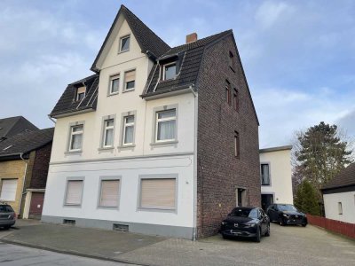 4,5-Zimmer-Wohnung mit Einbauküche in Duisburg-Baerl