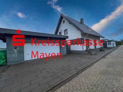 Einziehen und wohlfühlen: Top Einfamilienhaus mit Doppelgarage und Garten