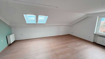 Renovierte 2-Zimmer Dachgeschosswohnung in Königsbrunn