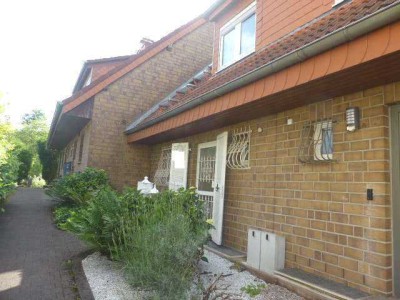 Hüttengesäß, ruh. gute Wohnlage, 1-Fam.-Haus, RMH, Garten, 2 Stellplätze