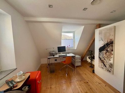 Modern möblierte 1-Zimmer CoLiving Dachgeschosswohnung in Bonn-Oberkassel
