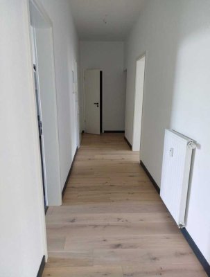 ** 1 Monat Mietfrei **Neu sanierte 2-Zimmer Wohnung mit Terrasse