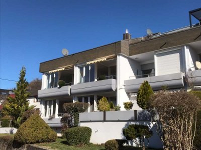 Sehr schöne 2 Zimmer Plus Wohnung