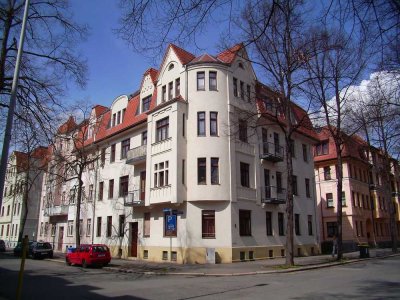 Ab 01.08! Schöne kleine Wohnung mit Balkon, Wanne, attraktive Lage, Nähe Muldenpromenade