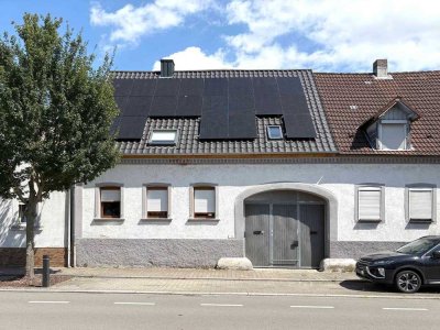 Historischer Charme trifft moderne Technik: Familienidyll mit PV-Anlage & Naturteich in Hambrücken